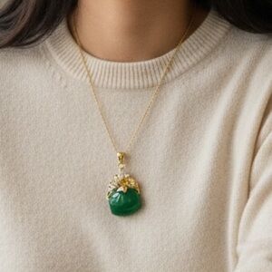 🐉⭐️ Green Jade Pendant Necklace – Gold Tone Chain ⭐️🐍